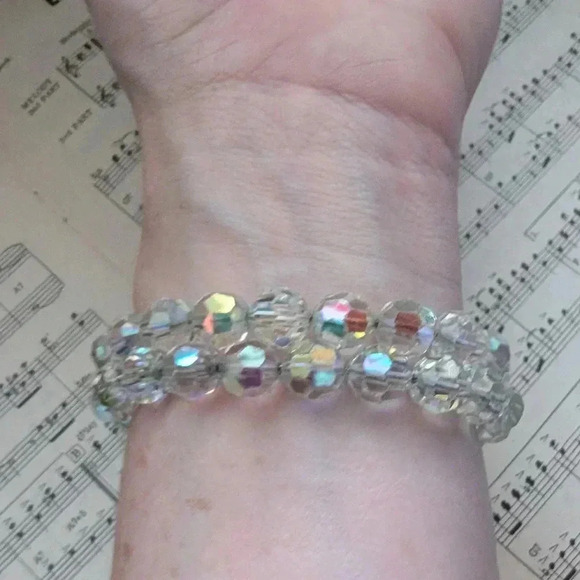 Elegant Crystal Beaded Necklace - Picture 8 of 14